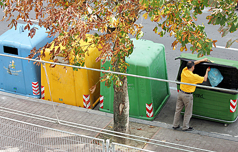 Contenedores para reciclar residuos en San Sebastin. | J. Garca Koch