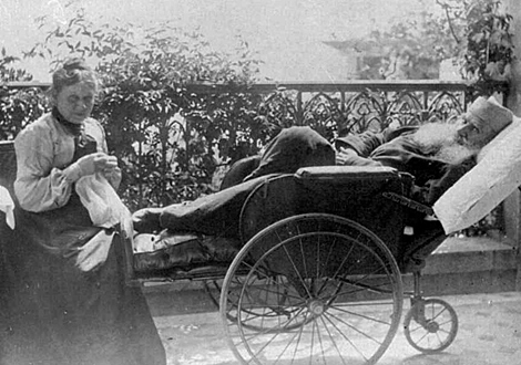 Lev y Sonia Tolstoi, en Crimea, en 1902.
