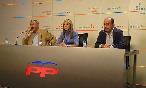 Ferrer, Torrado y Gil-Lzaro, durante la rueda de prensa del PP. | E.M.