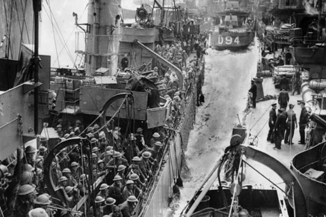 oldados aliados evacuados desde Dunkerque llegan a un puerto británico. | Ap