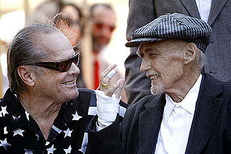 Jack Nicholson y Dennis Hopper en Hollywood, el pasado marzo. | Reuters