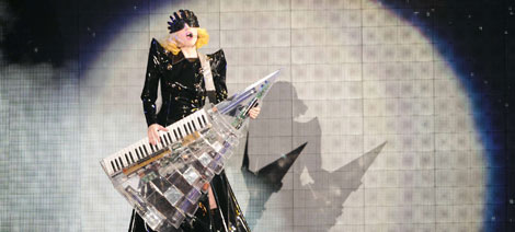 Lady Gaga durante un concierto en Pars el en mayo. | Fred Dufour