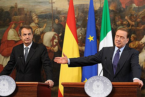 Zapatero y Berlusconi, en Roma, este jueves. | Afp.