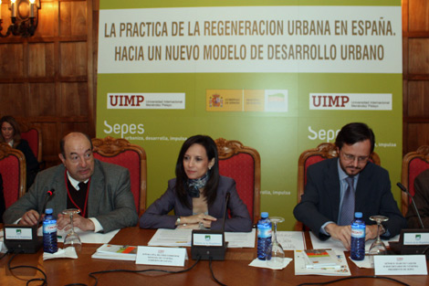 Beatriz Corredor en su intervención en el seminario de la UIMP. | ELMUNDO.es