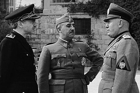 Serrano Suer, Franco y Mussolini, en 1941. | Efe