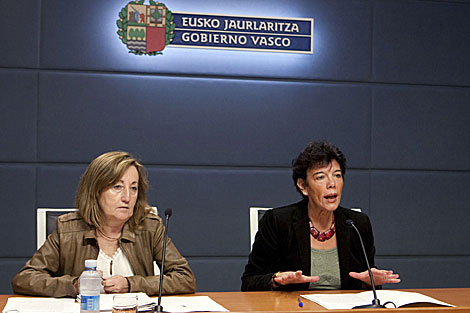 Miriam Ocriz e Isabel Cela dan a conocer la acogida a la propuesta de marco trilinge. | Efe