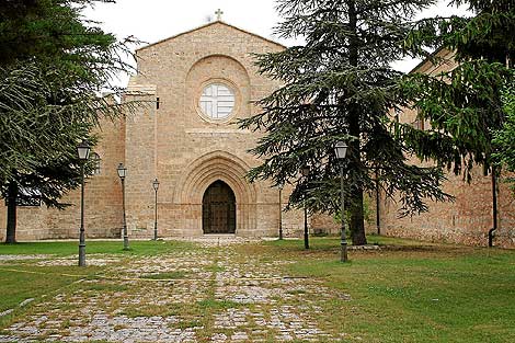 Fachada principal del Monasterio de Santa Mara de Valbuena. | M. Alonso