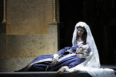 Plcido Domingo y Anja Harteros, en 'Simon Boccanegra'. | Teatro Real