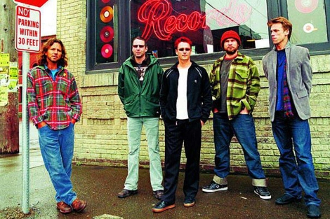 Pearl Jam, en una imagen promocional de 2000.