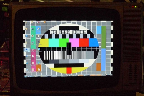 Un ordenador, 'tuneado' imitando una televisin antigua. | Foto: S.R.