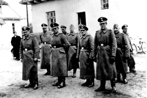 Guardias nazi en el campo de concentracin de Belzec, en la actual Polonia. | AP