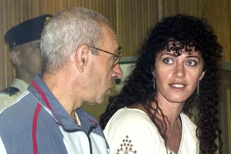'La Tigresa', junto a Santi Potros, durante un juicio en la Aundiencia Nacional en 2004. | B. Rivas