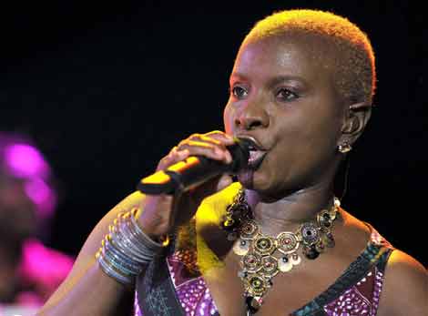 La cantante beninesa, Angélique Kidjo, durante una presentación el pasado mes de julio en Montreaux (Suiza). | Efe