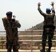 Soldados libaneses y de la ONU. | Afp