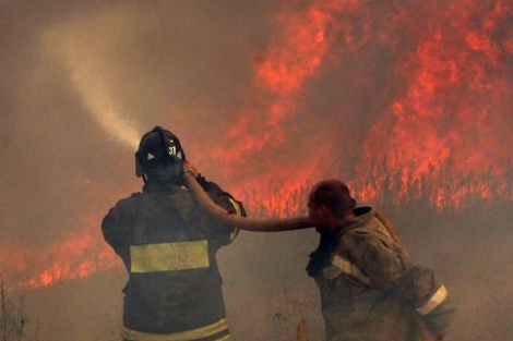 Incendio en la localidad rusa de Kustaryovka. | Efe
