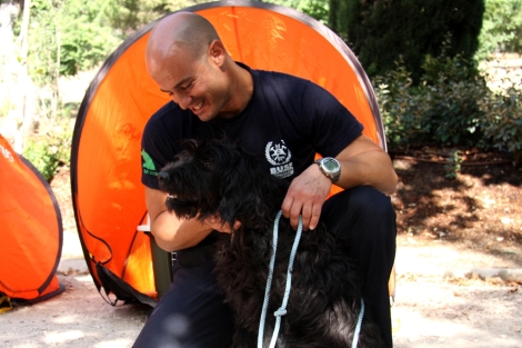 Florentino Luque, directro de la unidad canina de rescate | Bomberos Unidos