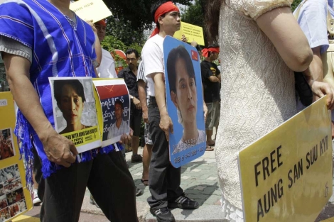Activistas birmanos piden la liberacin de Aung San Suu Kyi. | Ap