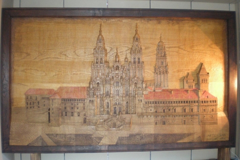 La obra ms cara de la feria es esta talla de la catedral de Santiago. | M.N.