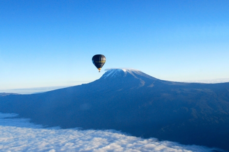 Expedicin en globo sobre el Kilimanjaro. | El Mundo