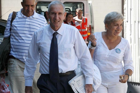 El disidente cubano Juan Adolfo Fernndez Sainz, de 61 aos, en su llegada a Madrid. Efe