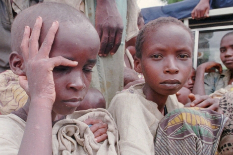 NIos refugiados hutus esperan su repatriacin a Ruanda en 1997. | Ap