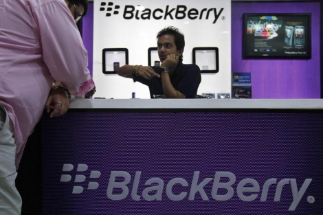 Tienda de BlackBerry en Mumbai. | Reuters