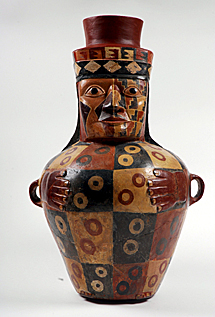 Un jarrón de la cultura Huari o Wari. | J.R.Roach