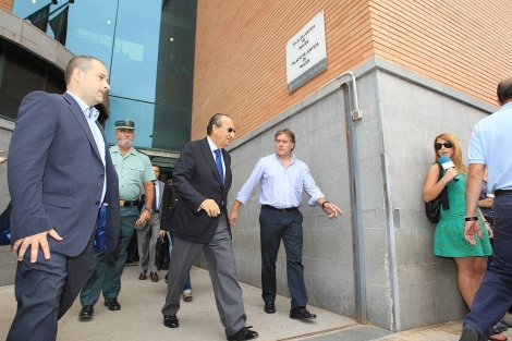 Carlos Fabra, a su salida de los juzgados, este jueves. | Eugenio Torres