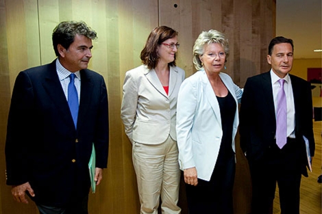 Malmstrm y Reding, junto a los ministros franceses Lellouche y Besson. | Efe