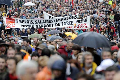 Cientos de manifestantes protestan contra las polticas de Sarkozy, en Rennes. | Afp