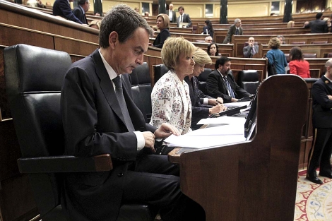 Zapatero antes de la sesin de control al Gobierno en el Congreso. | Efe