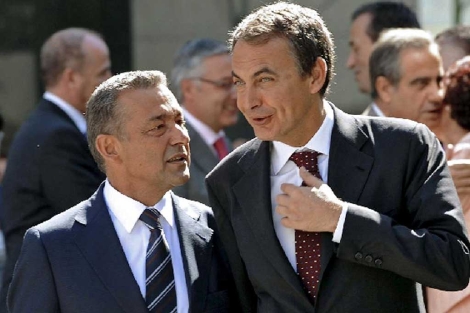 Rivero y Zapatero en un encuentro en Gran Canaria el pasado ao. | Efe