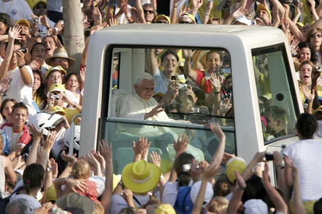 Benedicto XVI, durante su visita a Valencia en 2006 | Foto: Alberto di Lolli