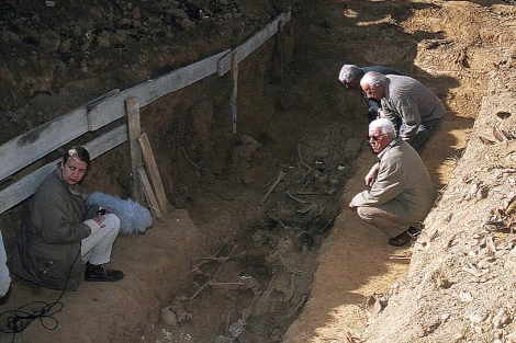 Exhumacin de una fosa en Priaranza del Bierzo (Len).