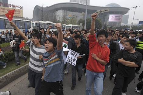 Protesta en contra de Japn en la ciudad china de Wuhan. | Reuters
