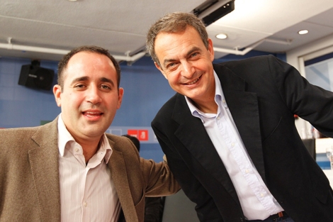 Alarte posa junto a Zapatero en el Comit Federal del PSOE. | PSPV