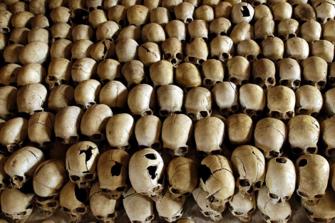 Crneos de vctimas del genocidio de Ruanda. | elmundo.es