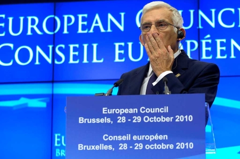 Buzek, durante una rueda de prensa en el Consejo.| Reuters