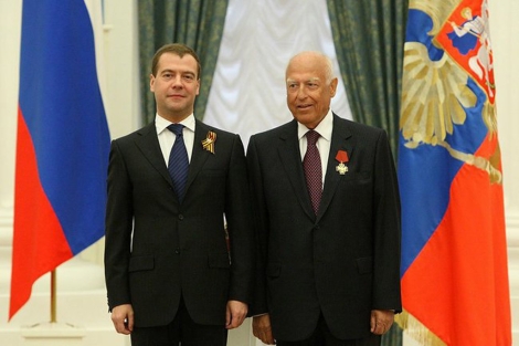 Chernomirdin, junto al presidente Medvedev el pasado marzo. | Kremlin