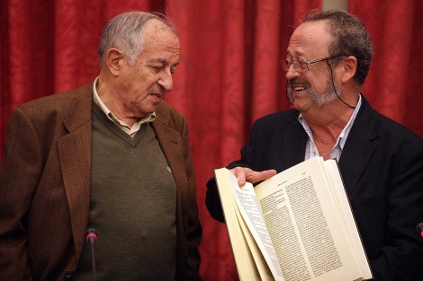 El escritor Juan Goytisolo recibe el homenaje del Festival de Sevilla. | Fernando Ruso