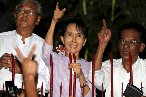 La Nobel birmana pide unin al pas tras su libertad. | Efe