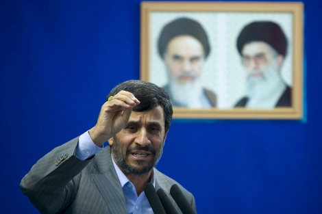 El presidente iran, Mahmud Ahmadineyad, en la universidad de Tehern. | Reuters