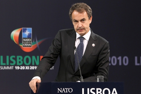 Zapatero, durante la rueda de prensa en Lisboa. | Efe