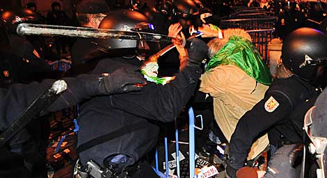 Intervencin de la Polica en un momento de la protesta. | Gonzalo Arroyo