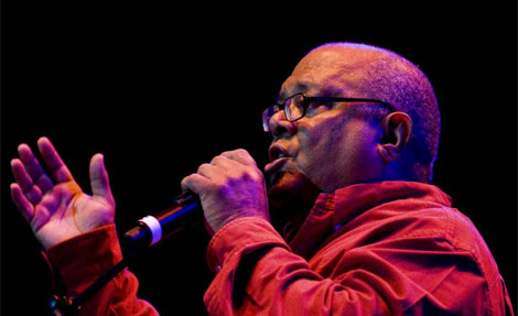 El cantautor cubano, Pablo Milans, en un concierto. | El Mundo