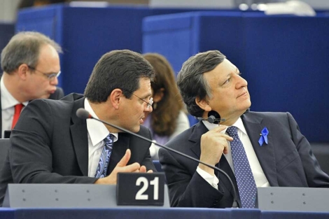 Maro efovi charla con el presidente Barroso.| CE