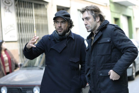 Javier Bardem y Alejandro Gonzlez Irritu, durante el rodaje de 'Biutiful'.
