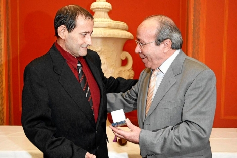 Urdiales recoge el Premio 2007 de la Casa de Valladolid.
