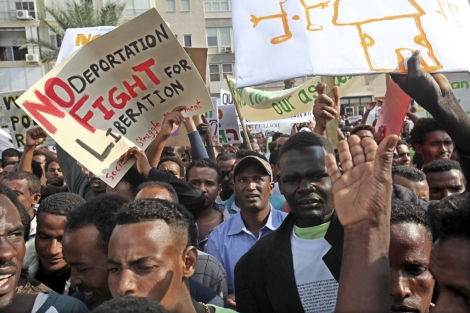 Inmigrantes africanos se manifiestan en Tel Aviv por los derechos humanos.| Jim Hollander