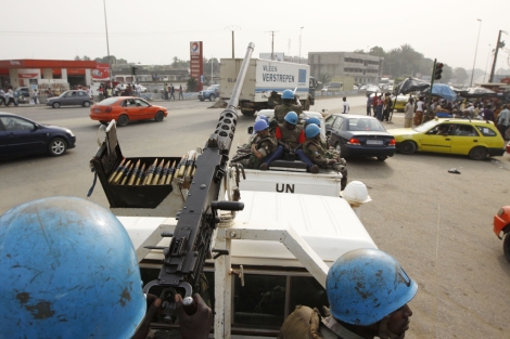 Tropas de la ONU intentan mantener la paz en Abiyn. | AP